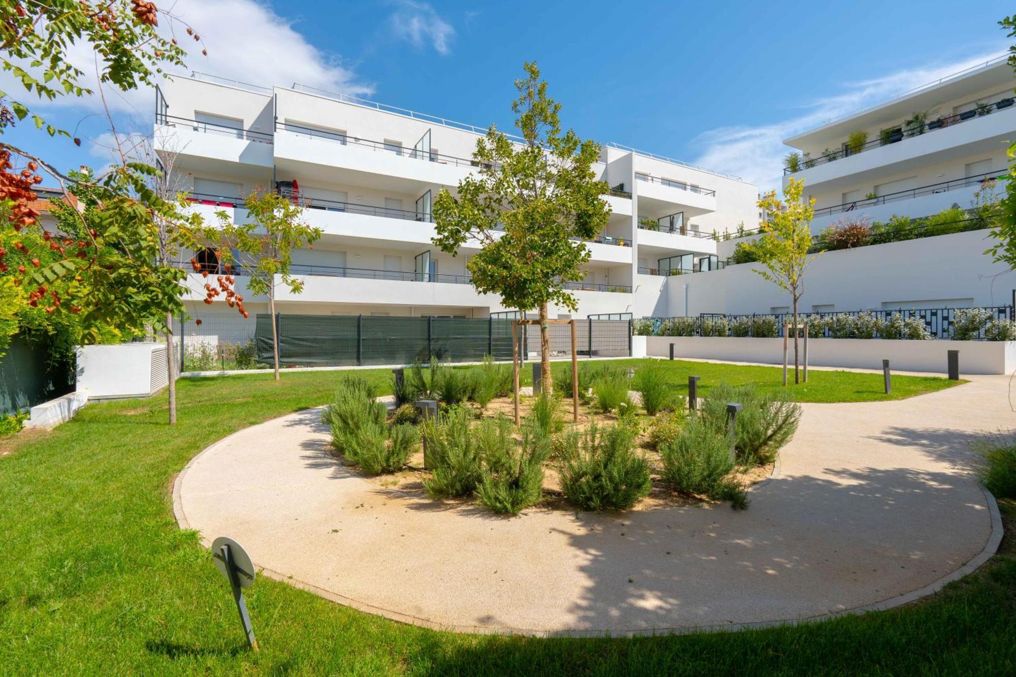 T2 Entre La Et Le Velodrome - Clim/parking Marseilles